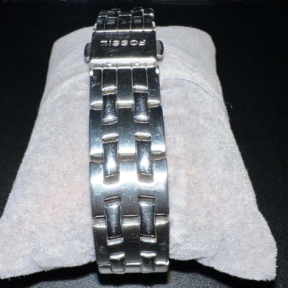Fossil Watch with mother of pearl face - Picture 3 of 9